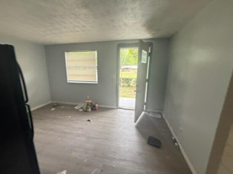 Building Photo - 2693 W 25th St