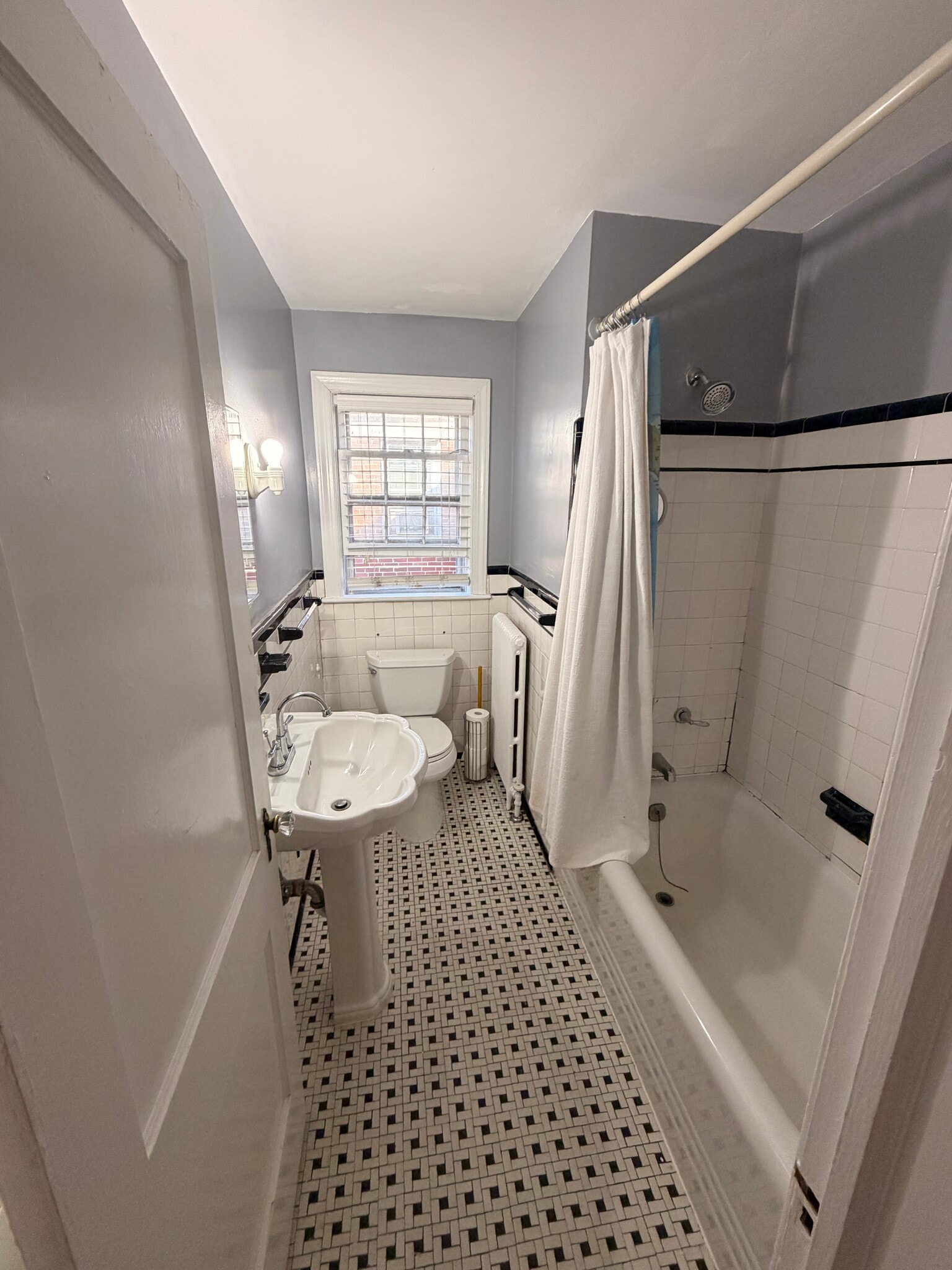 Building Photo - 8402 Flower Ave