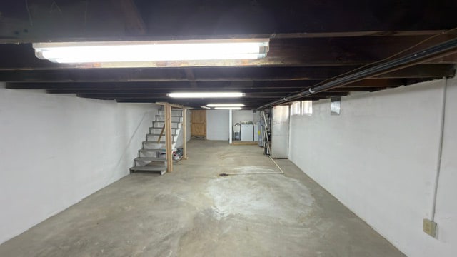 Building Photo - 284 W Maple St