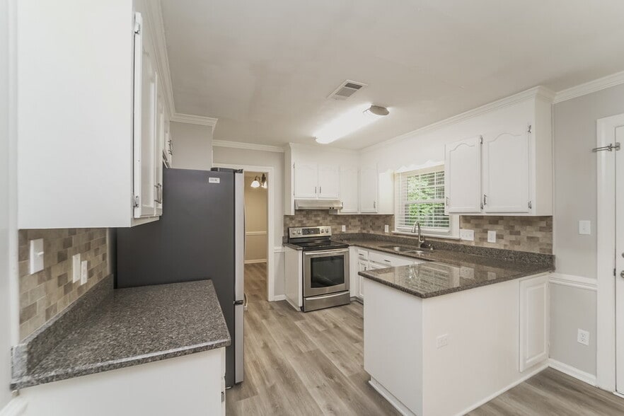 Building Photo - 2305 Whispering Spring Dr