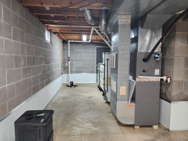 Building Photo - 9 Wisteria Ln