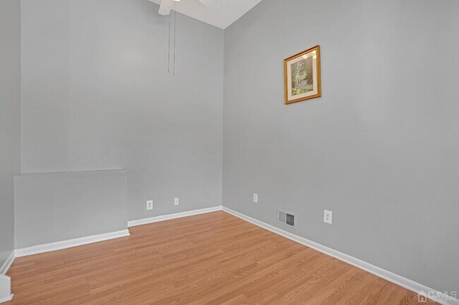 Building Photo - 1090 Schmidt Ln