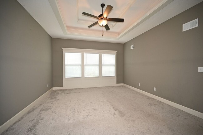 Building Photo - 7465 NW Douglas Ct