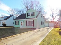 Building Photo - Dreamy 3 Bed - 2 Bath Cape Cod for Rent in...