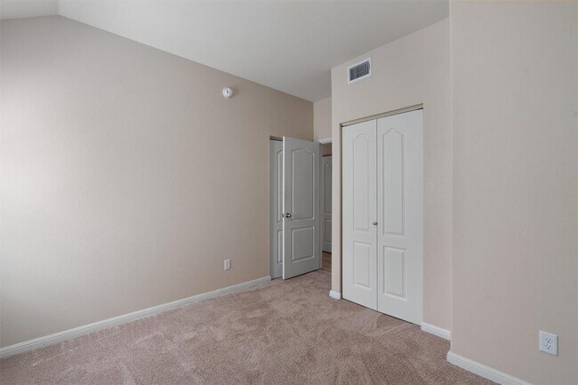 Building Photo - 1606 Sanders