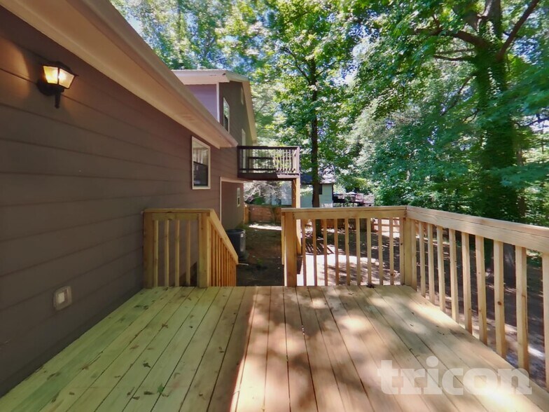 Building Photo - 4021 Wylie Ln