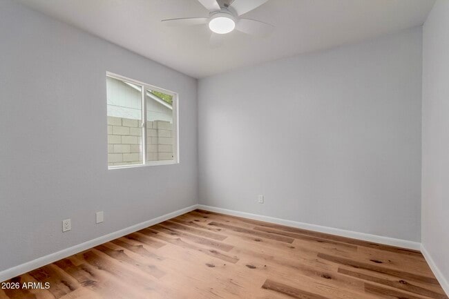 Building Photo - 10705 E Mercer Ln