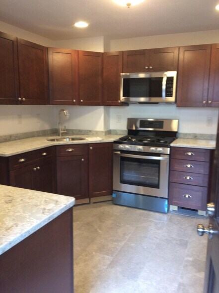 Building Photo - 108 S 11th St