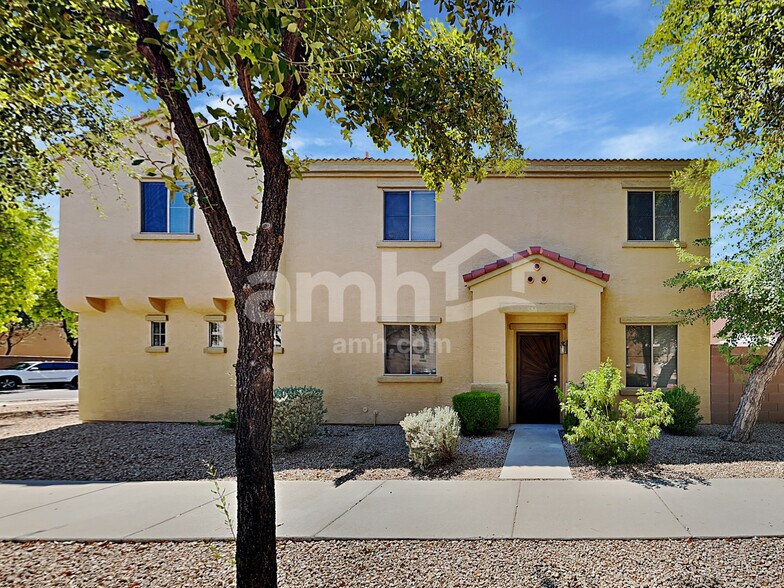 Primary Photo - 3040 W Los Gatos Dr