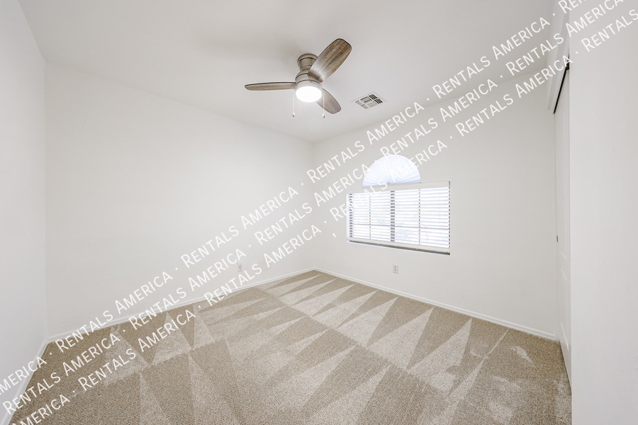 Building Photo - 13041 W Mauna Loa Ln