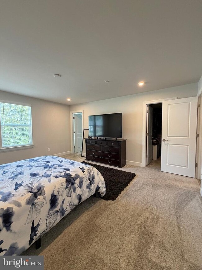 Building Photo - 10802 Foxtrot Cir