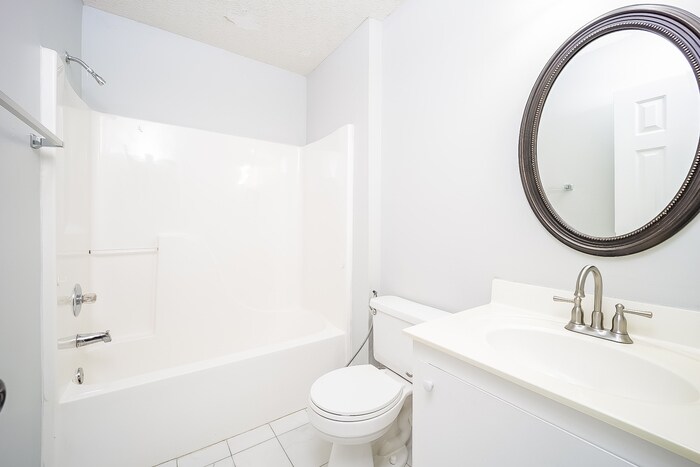 Building Photo - 102 Dartmouth Ct