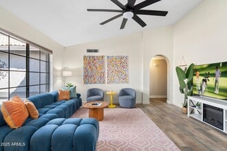 Building Photo - 413 E Melody Ln