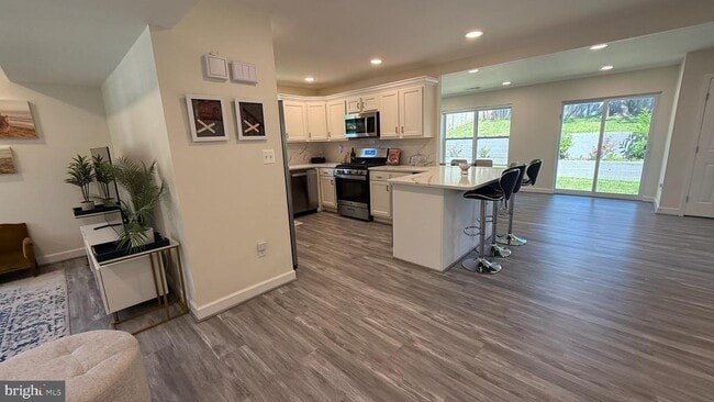Building Photo - 1212 Parrish Dr