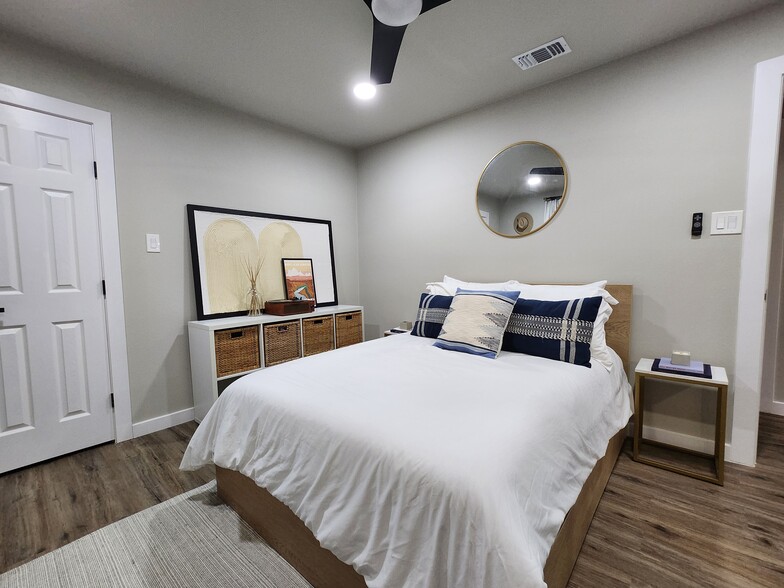 Building Photo - 9910 Woodshire Dr