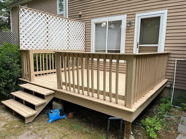 Building Photo - Spacious 2BR/1.5BA w/ Loft Available December 1st!!  - Partially Furnished Winter Rental