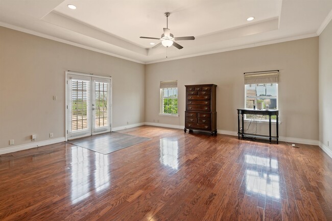 Building Photo - 31 Running Deer Mdws