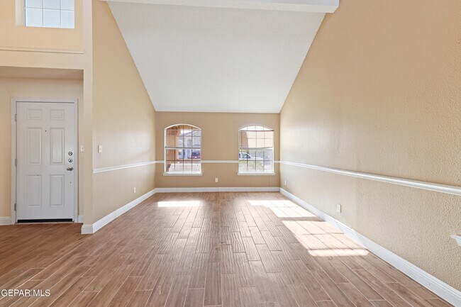 Building Photo - 11236 Northview Dr