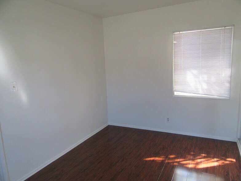 Building Photo - 5919 Comey Ave