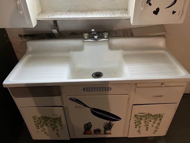 Building Photo - 4004 E 147th St