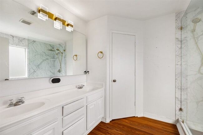 Building Photo - 2042 Mickle Creek Dr