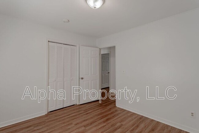 Building Photo - 106 Steeplechase Ct