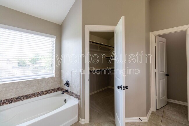 Building Photo - 188 Orchard Hill Trail