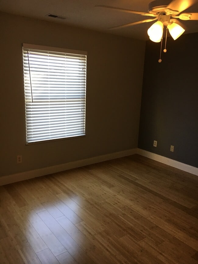 Building Photo - Summergate Parkway Condominiums