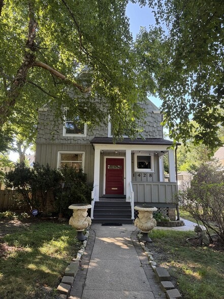 Exterior - 1428 Washington St