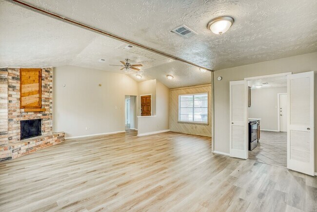Building Photo - 8403 Quail Burg Ln