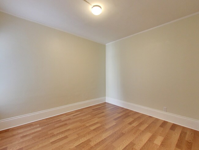 Building Photo - 1720 Pacific Ave