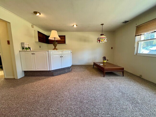 Building Photo - Stunning 4-Bedroom Single Family Home in Wyncote! Available NOW!