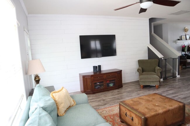 Building Photo - 4 Bed 2.5 Home in San Marcos, TX