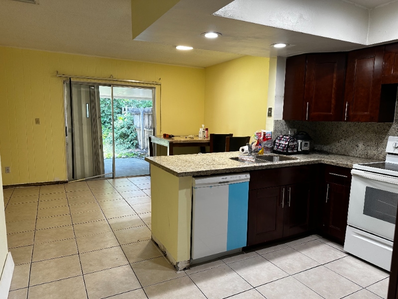 Building Photo - 7397 NW 76th Ct