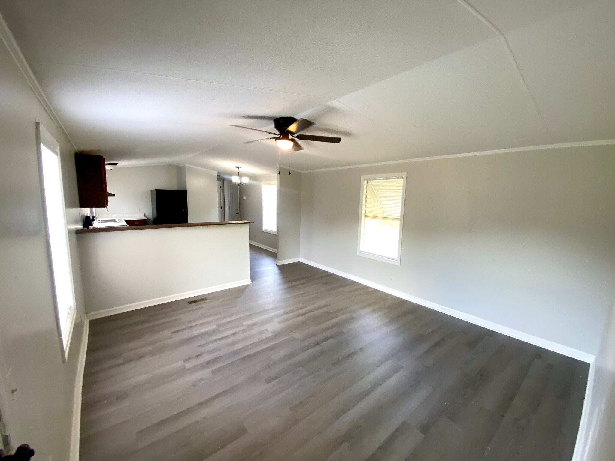 Building Photo - 102 Persimmon Dr