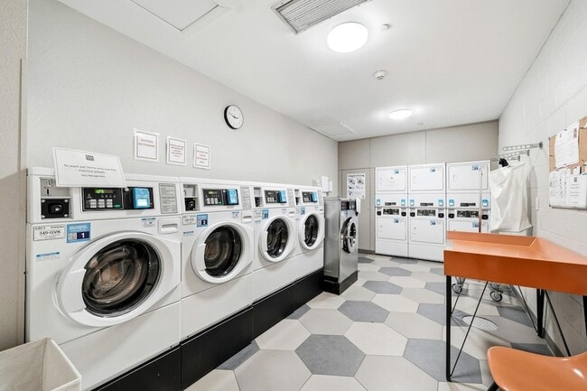 Building Photo - 3600 Montrose Blvd