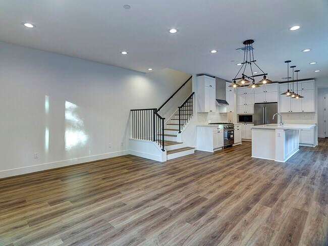 Building Photo - Fantastic 2 story Farm Home 4 bedrooms – 2...