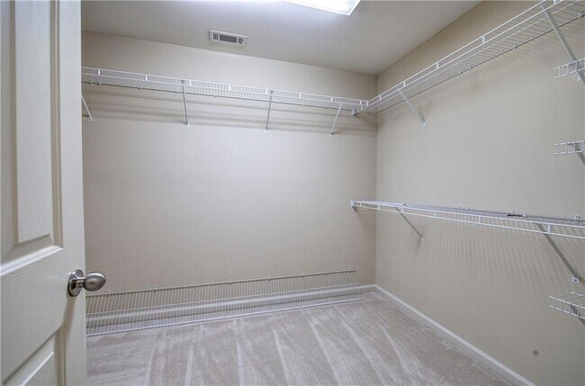 Building Photo - 2320 Starr Lake Dr NW