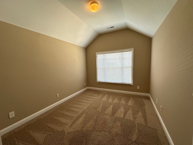 Building Photo - Stoney Creek