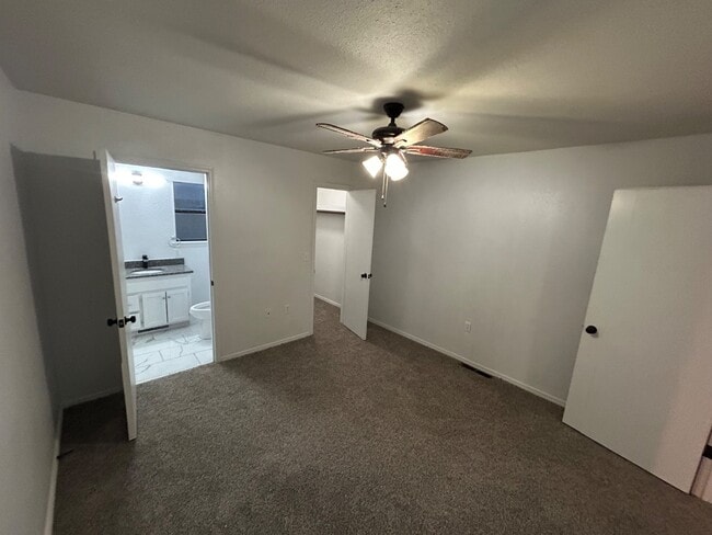 Building Photo - 721 N Vinita Ave