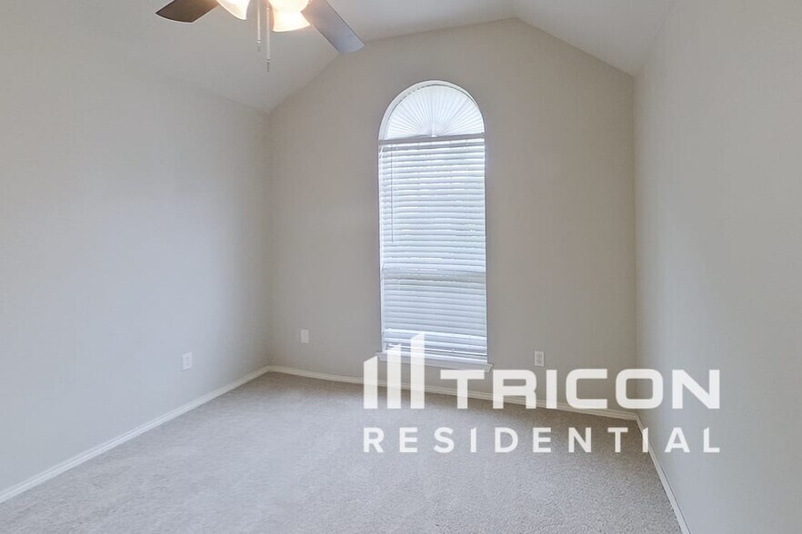 Building Photo - 11313 Newport Dr