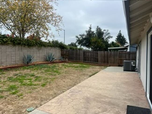 Building Photo - Well-Maintained 3BR/2BA Single-Family Home for Lease