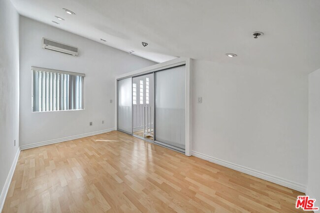 Building Photo - 4477 Woodman Ave