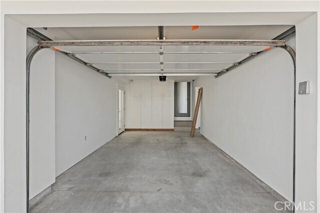 Building Photo - 816 W Oceanfront