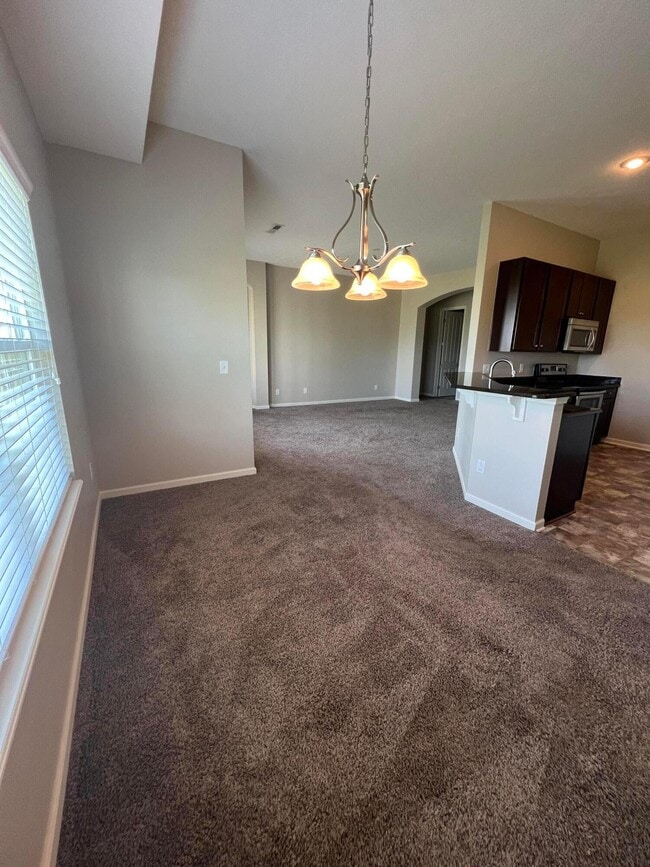 Building Photo - 3203 Rossmore Cir