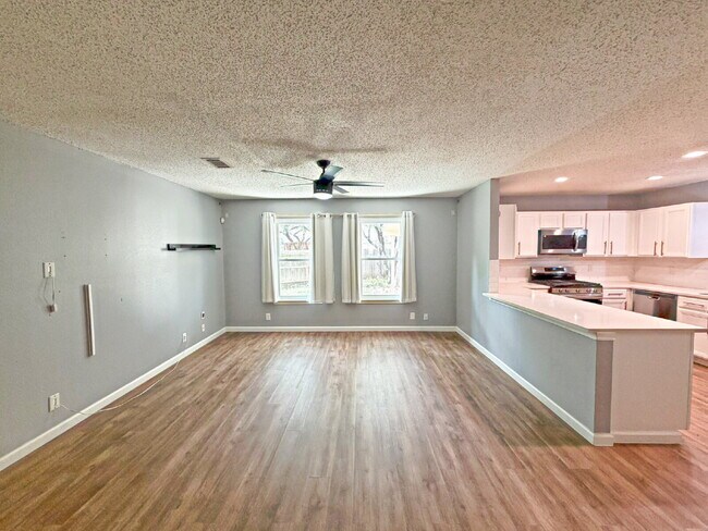 Building Photo - 1302 Whitegate