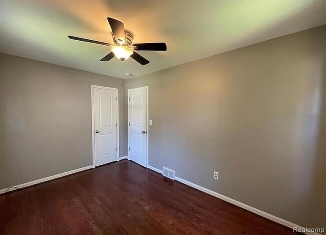 Building Photo - 902 E Windemere Ave