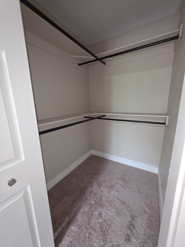 Building Photo - "Spacious 4-Bedroom Gem in Homestead – 2090 Sq Ft of Comfort!"