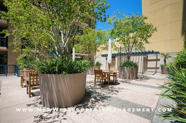 Building Photo - 530 K St