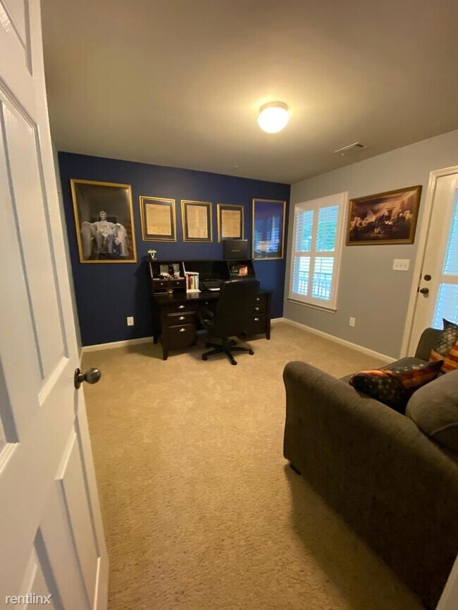 Building Photo - 6 br, 4.5 bath House - 4067 Andover Circle...